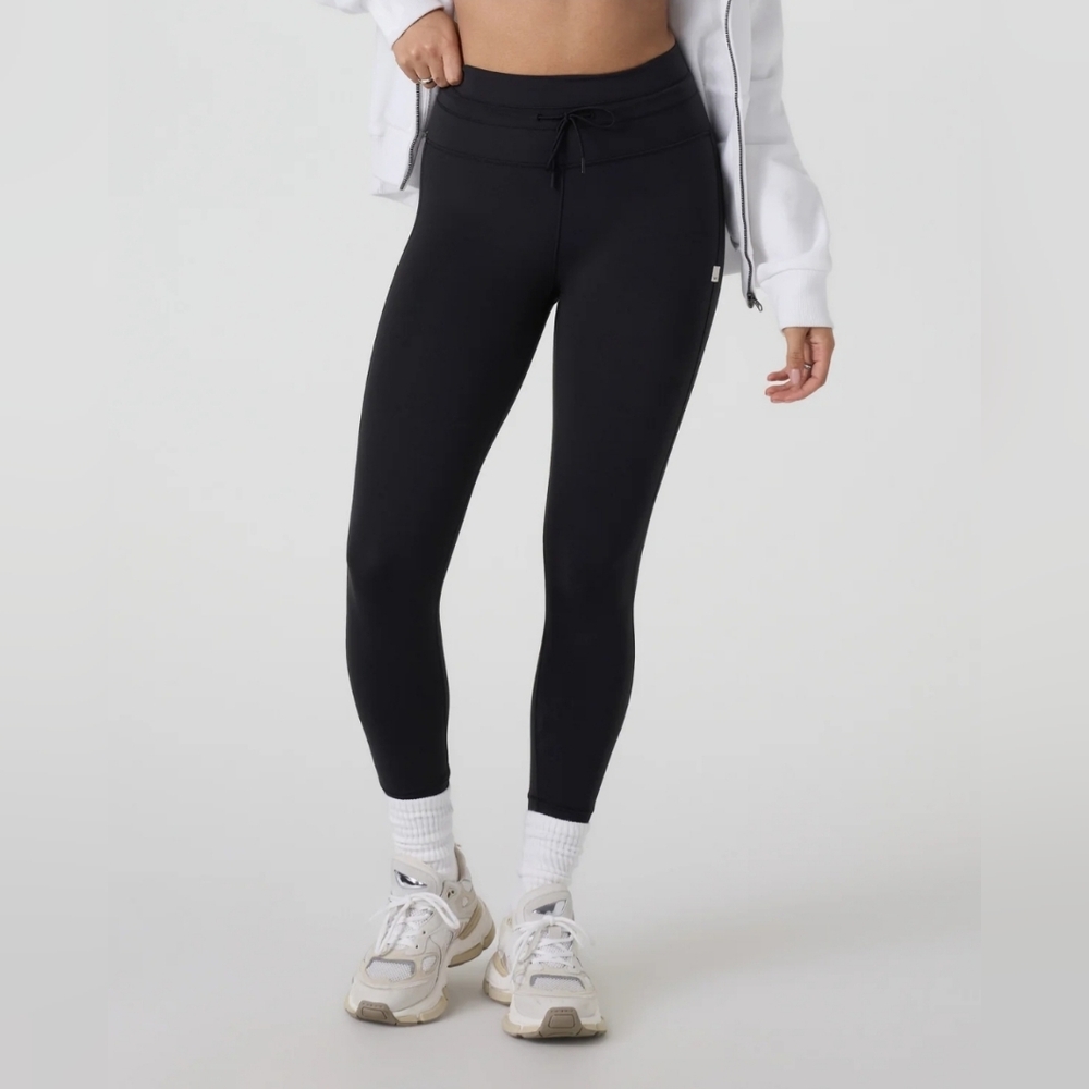 Gently Used Vuori Womens Black Daily Form Leggings-Medium